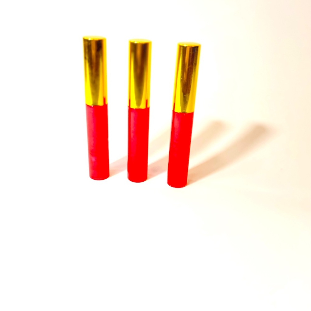 Lipgloss made with natural ingredients! Watermelon scent 10ml in size